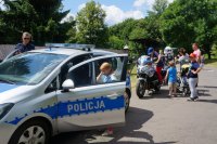 Policjanci na festynie SANEPID-u