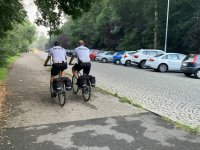 policjanci w trakcie zabezpieczenia memoriału w rejonie Stadionu Śląskiego i na ulicach miasta