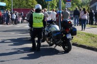 policjanci w trakcie zabezpieczenia procesji