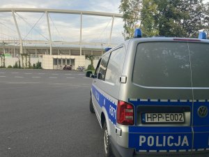 policjanci w trakcie zabezpieczenia memoriału