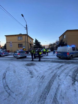 policjanci na miejscu zatrzymania