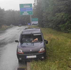 Samochód Renault po zdarzeniu drogowym