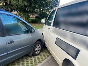 Zdjęcie przedstawia pojazdy uczestniczące w zdarzeniu