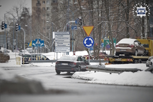 Zdjęcie przedstawia zaśnieżone ulice