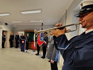 Zdjęcie przedstawia trębacza biorącego udział w zbiórce