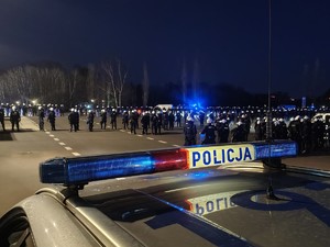 na zdjęciu sygnały policyjne
