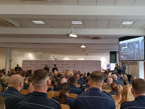 Na zdjęciu uczestnicy konferencji siedzący na auli